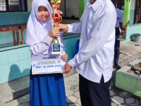 Juara 2 Lomba Pidato Bahasa Inggris